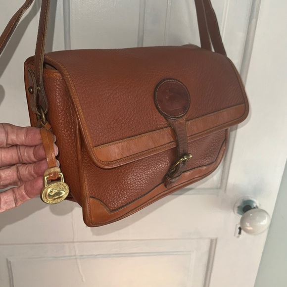 Vintage Dooney & Bourke classic Chestnut Brown Leather Shoulder Bag - Picture 1 of 11